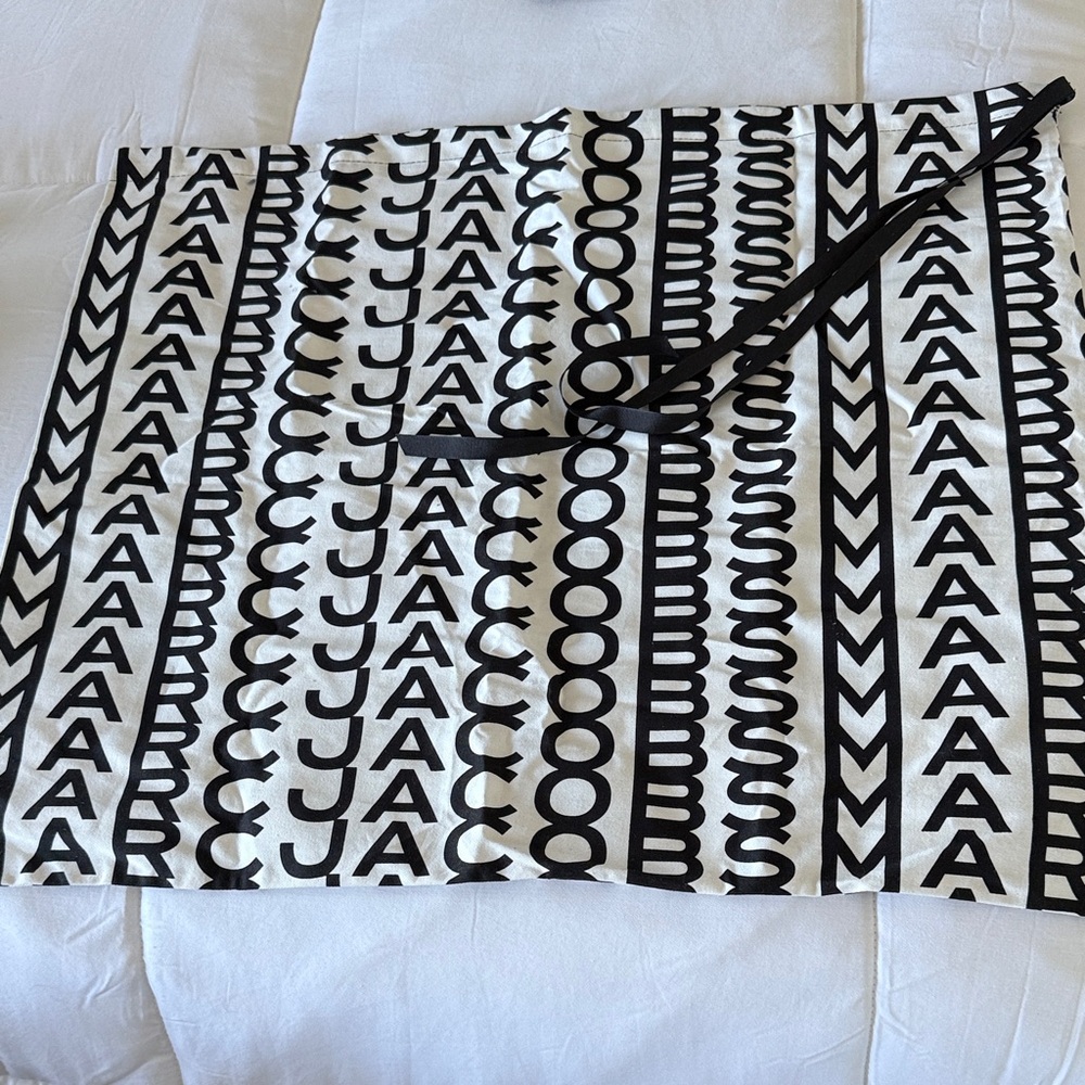 Marc Jacobs Monochrome Lettering Tote
